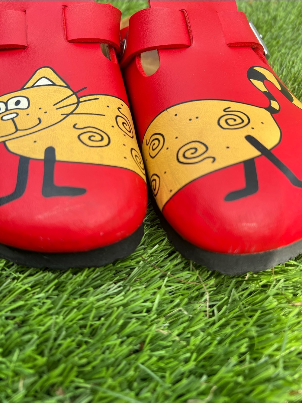 Rare Red Birkenstock Cat Graphic Clogs 🐱 - Picture 6 of 12